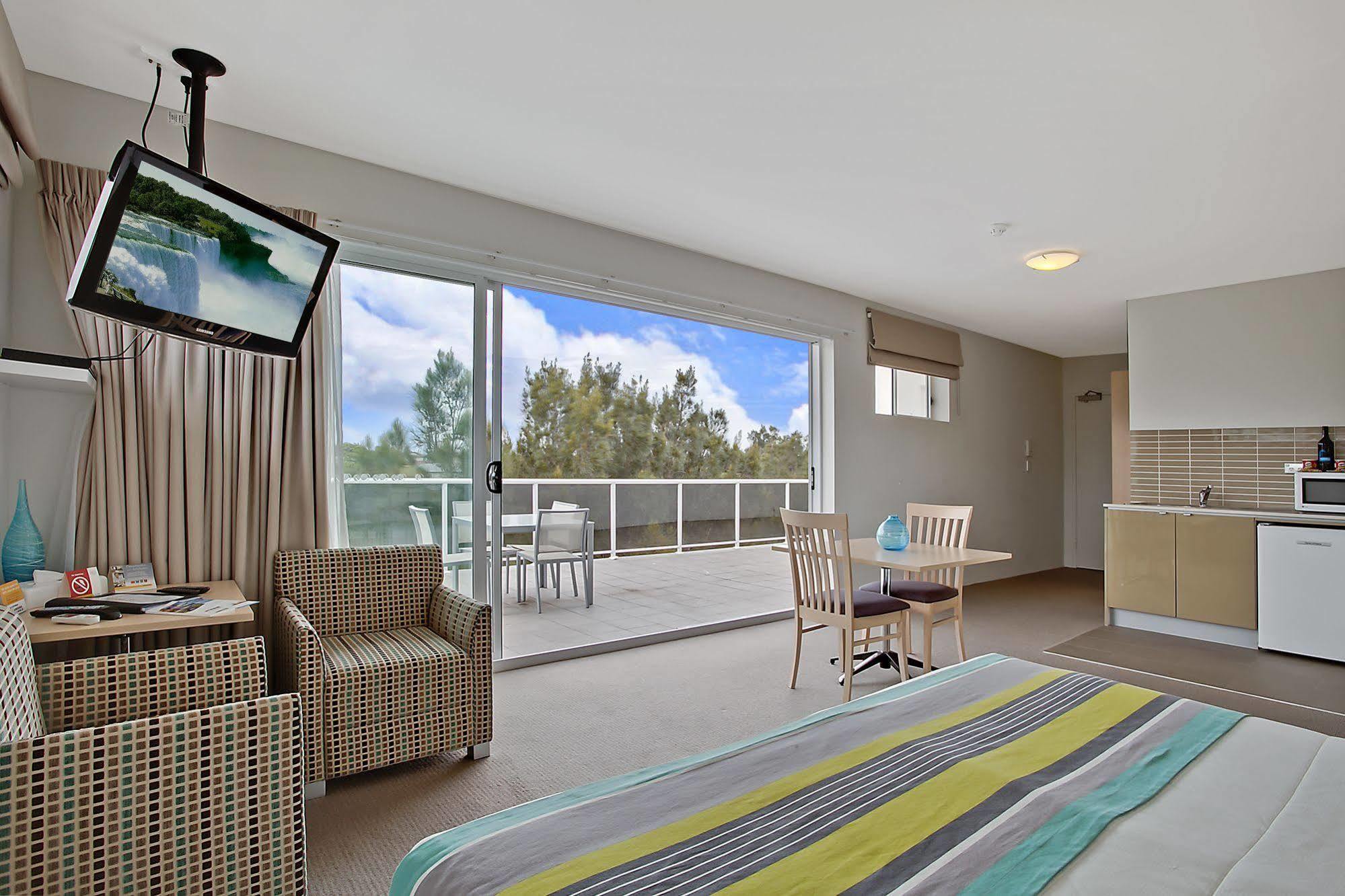 Quality Suites Pioneer Sands Wollongong Esterno foto